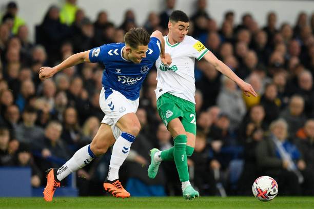 品行端正且 品行端正且